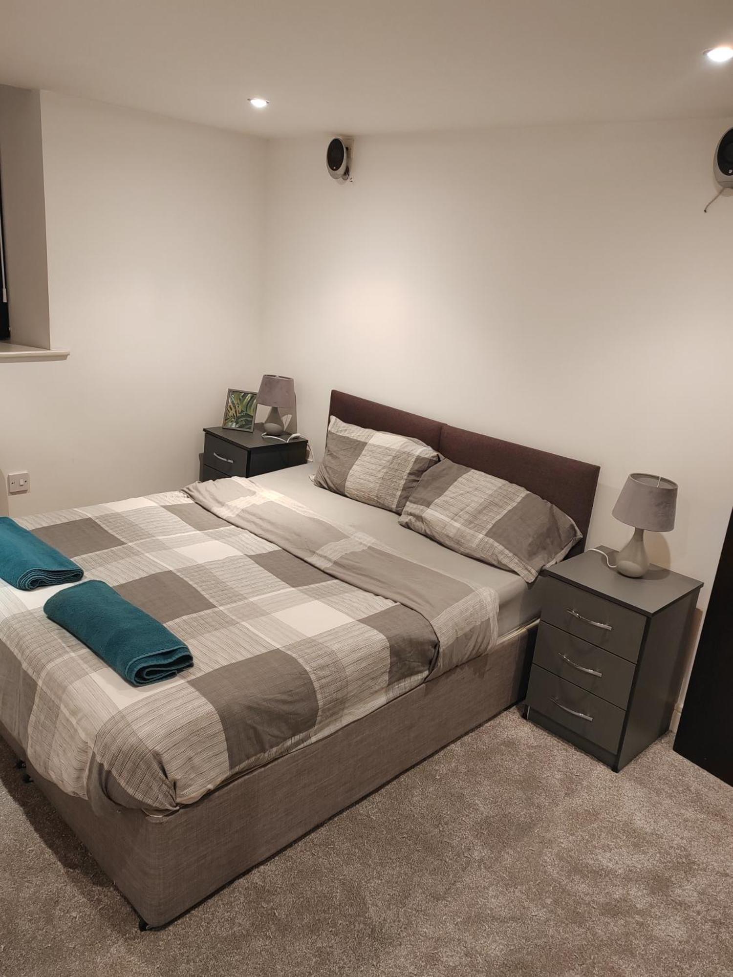 Lovely 1 Bedroom Apartment With Free Parking & Gym Kirkburton Exteriér fotografie
