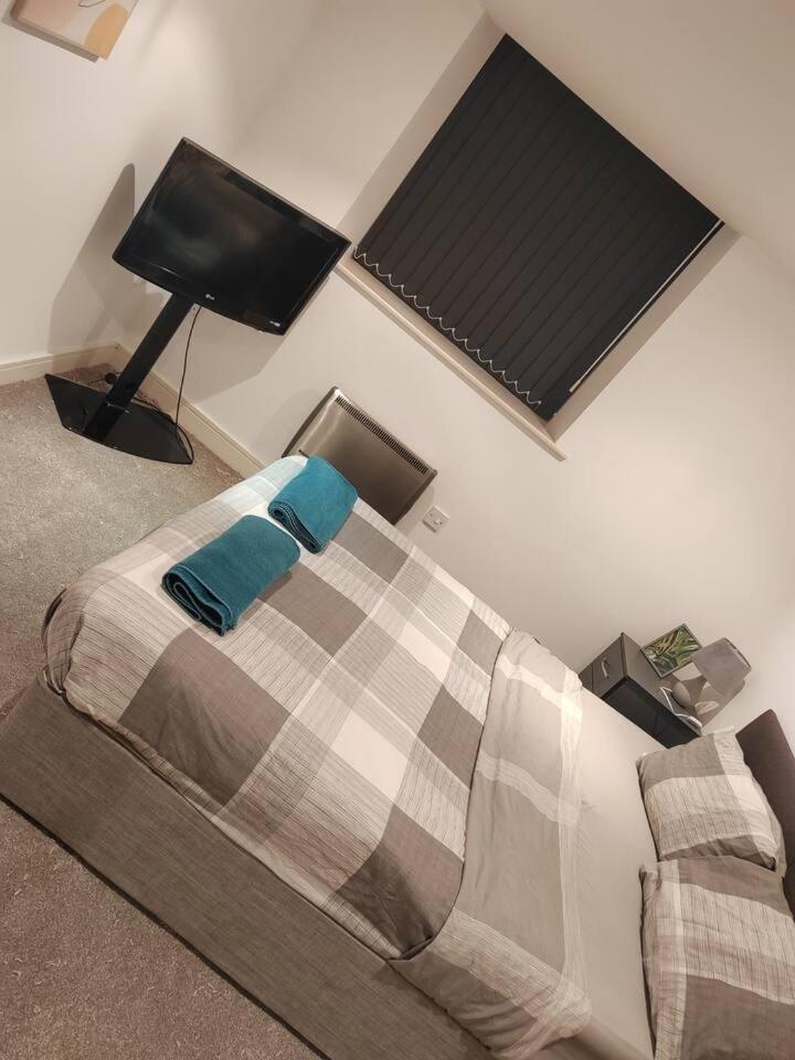 Lovely 1 Bedroom Apartment With Free Parking & Gym Kirkburton Exteriér fotografie